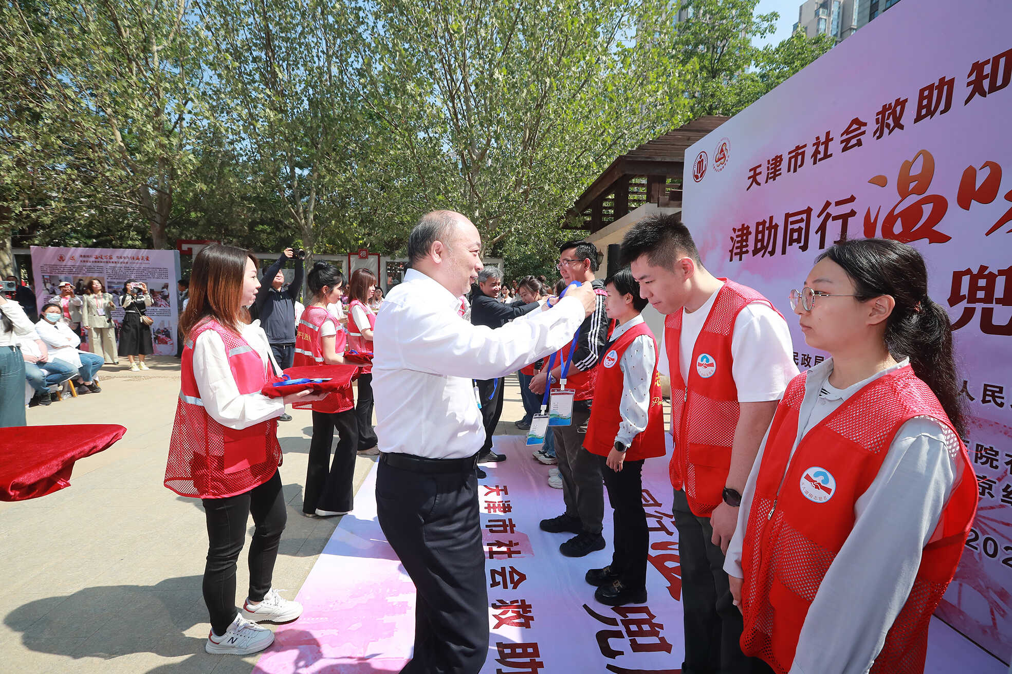 风云体育(中国)官方网站
朱局授工作证1.jpg 风云体育